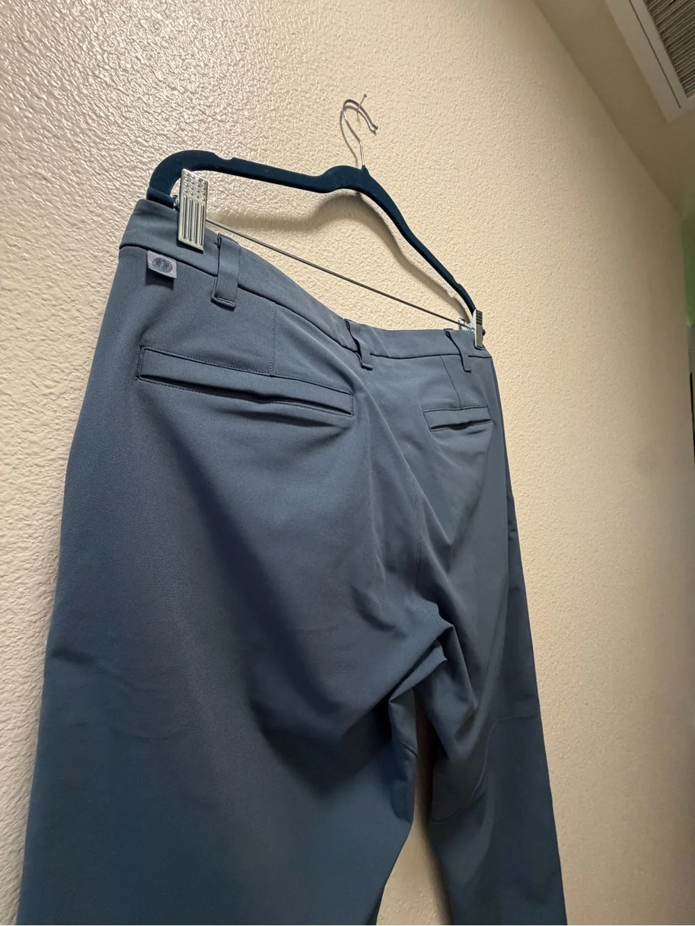lululemon athletica Men's Slim Chinos in Navy Blue